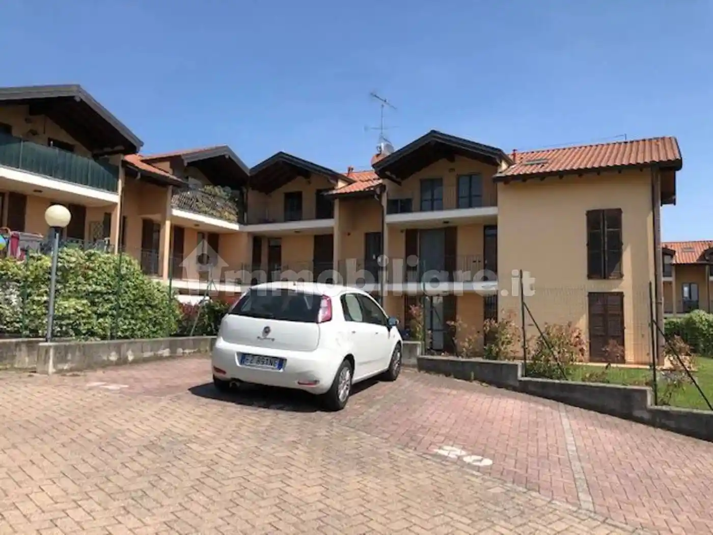Appartamento in affitto a Varano Borghi