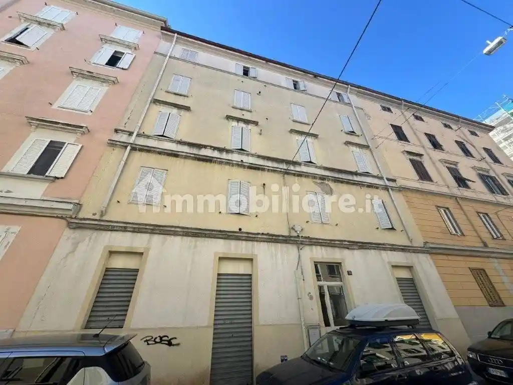 Palazzo - Edificio in vendita a Trieste