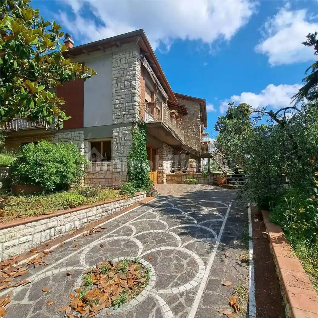 Villa in vendita a Sinalunga