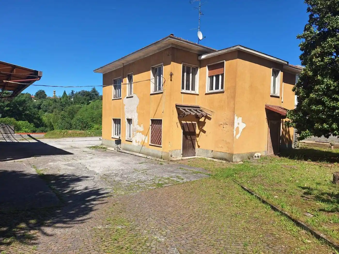 Villa in vendita a Carate Brianza