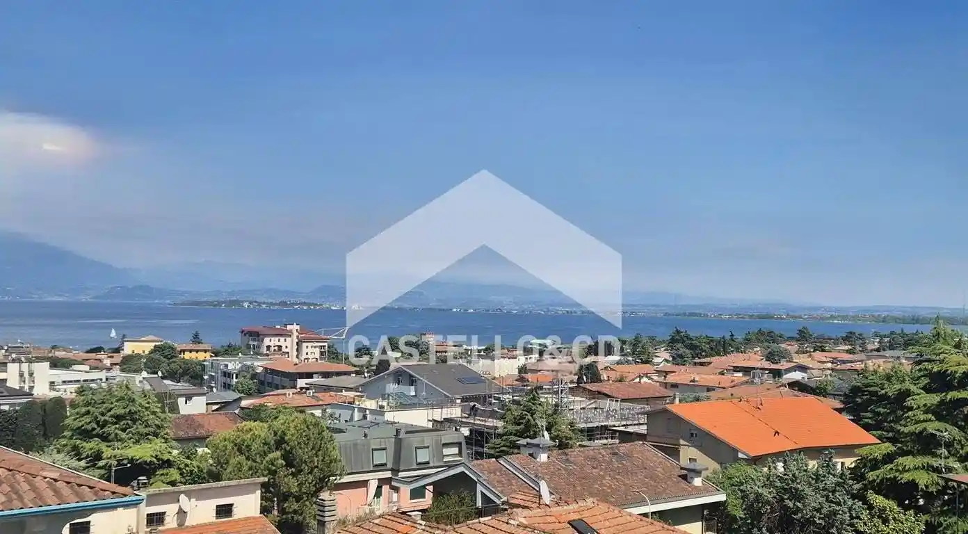 Appartamento in affitto a Desenzano del Garda