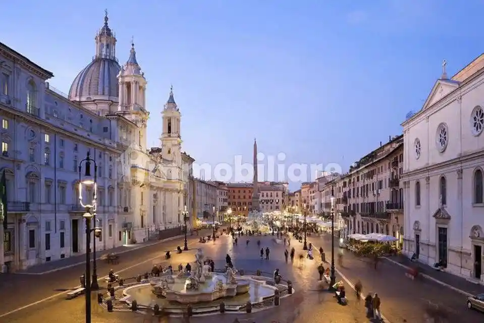 Palazzo - Edificio in vendita a Roma