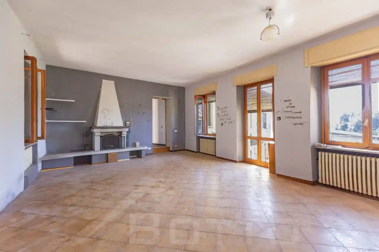 Villa in vendita a Bolzano Novarese