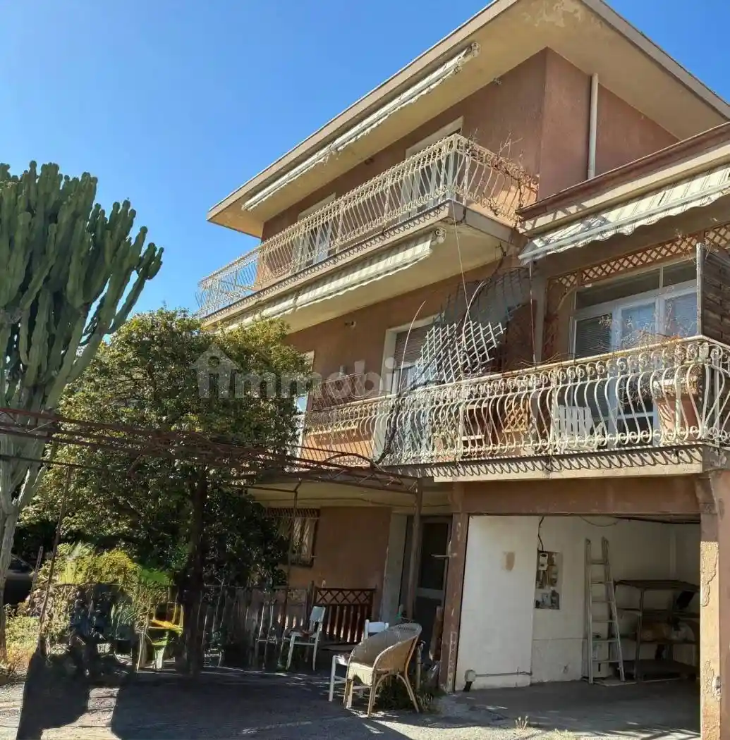 Casa indipendente in vendita a Ventimiglia