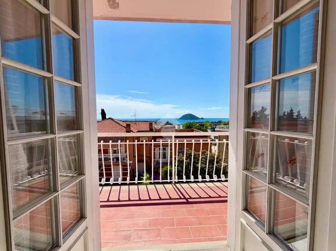 Appartamento in vendita a Albenga