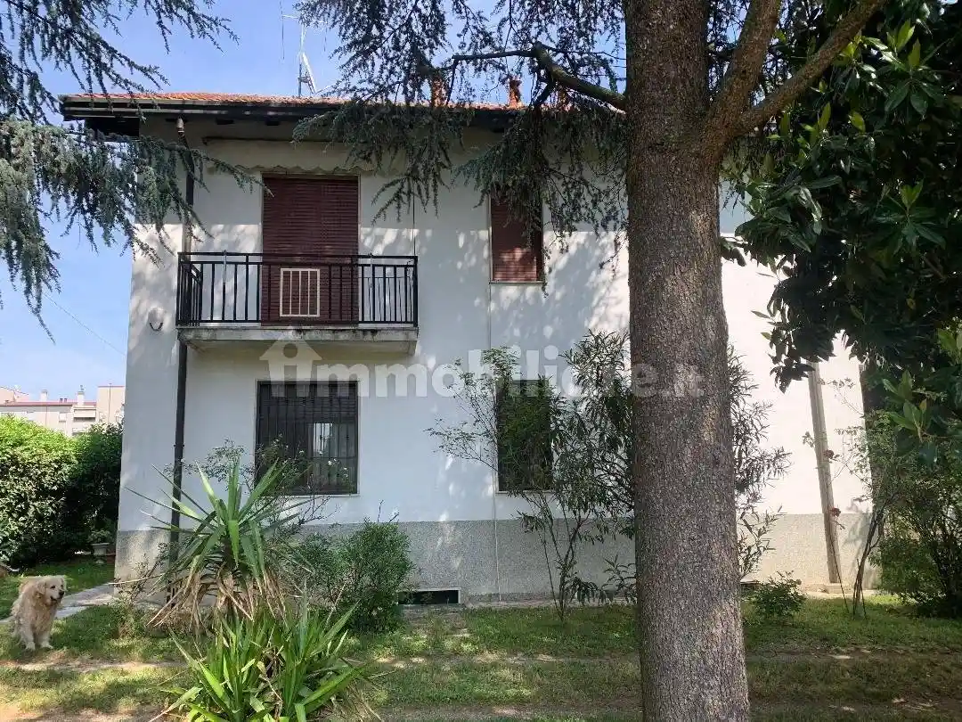 Villa in vendita a Bareggio
