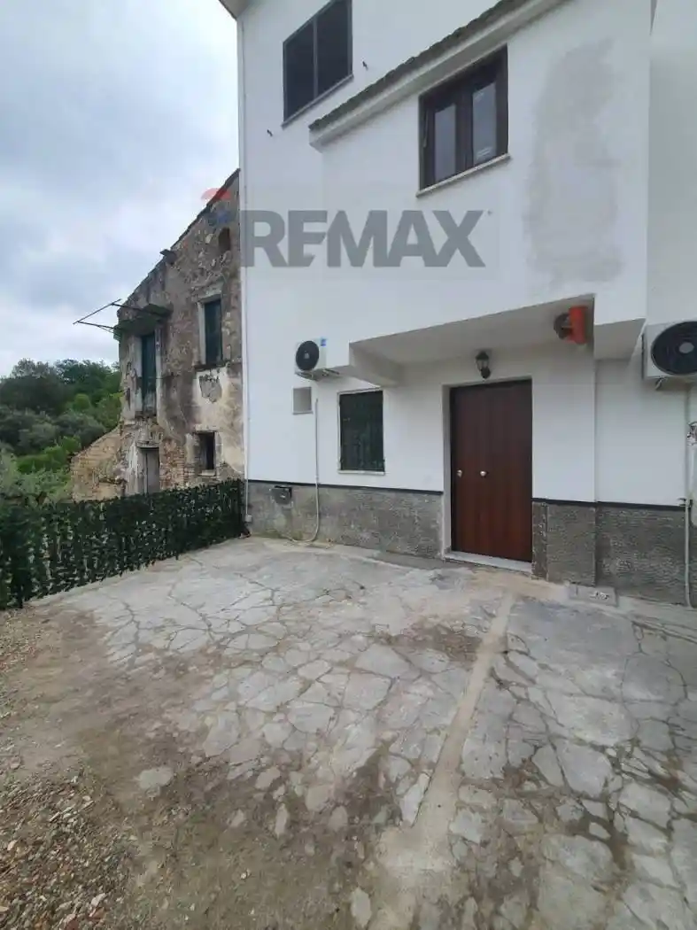 Casa indipendente in affitto a Minturno
