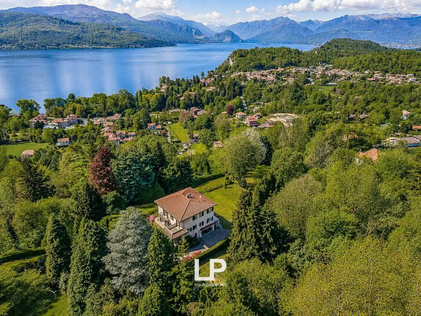 Villa in vendita a Leggiuno