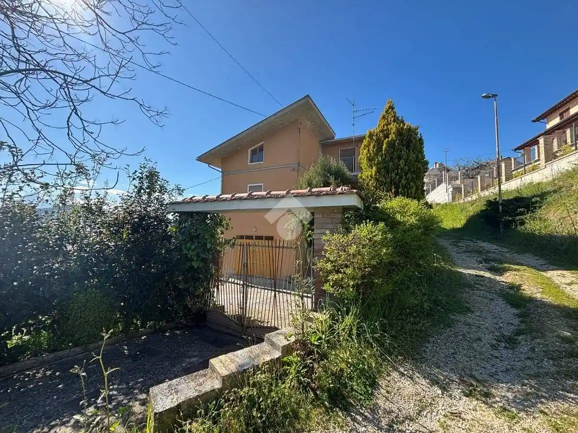 Casa indipendente in vendita a Cellino Attanasio