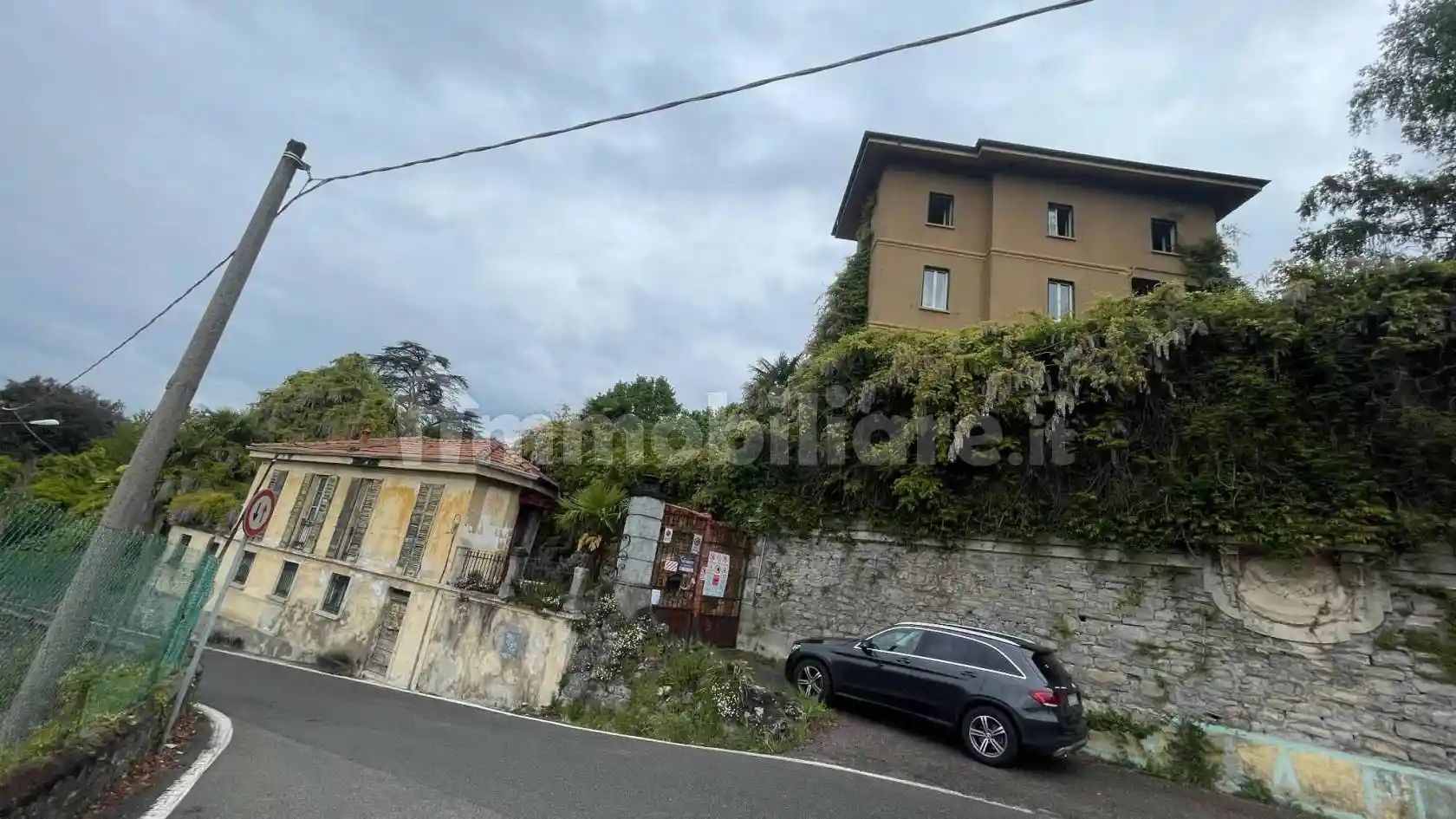 Casa indipendente in vendita a Laveno-Mombello