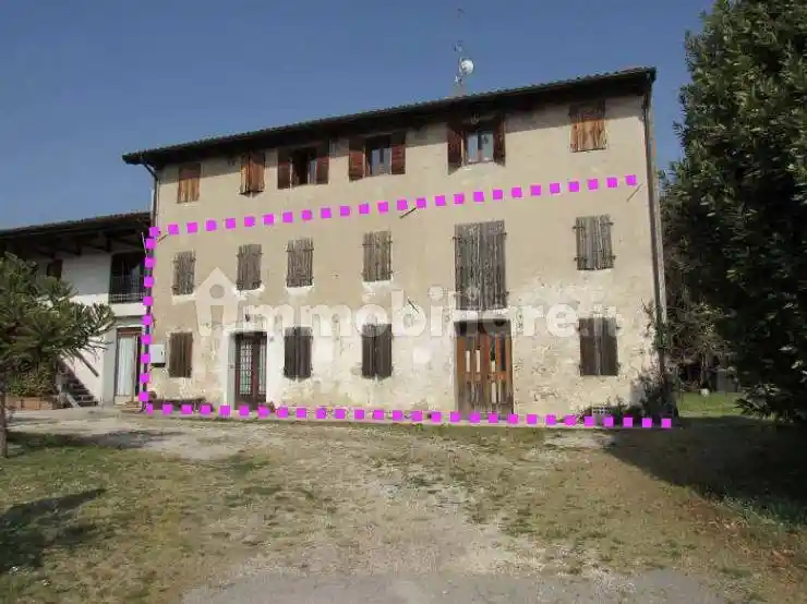 Casa indipendente in vendita a Colle Umberto