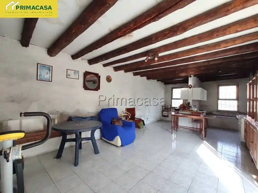 Rustico - Casale in vendita a Castel d'Azzano