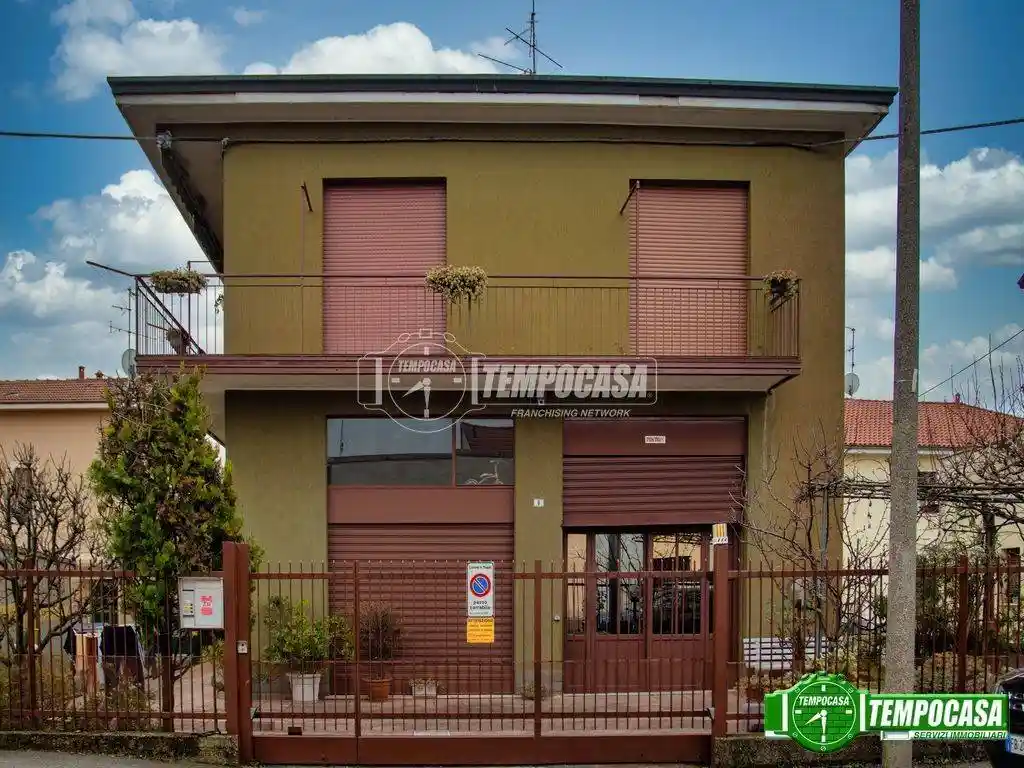 Villa in vendita a Muggiò