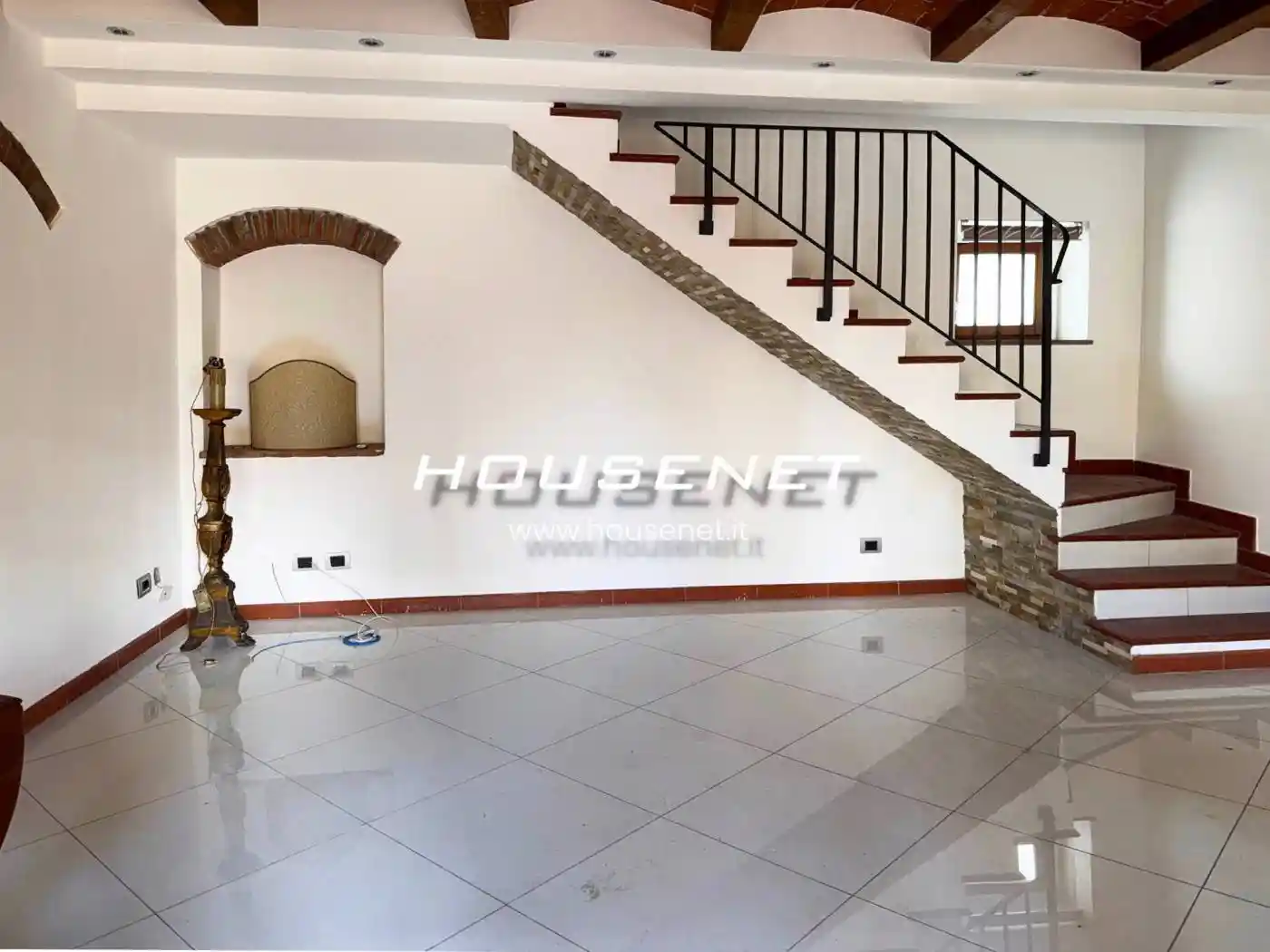 Casa indipendente in vendita a Prato