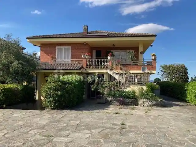 Villa in vendita a Cavour