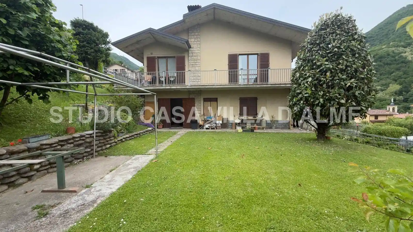 Villa in vendita a Almenno San Salvatore