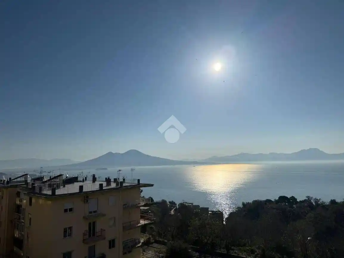 Appartamento in vendita a Napoli