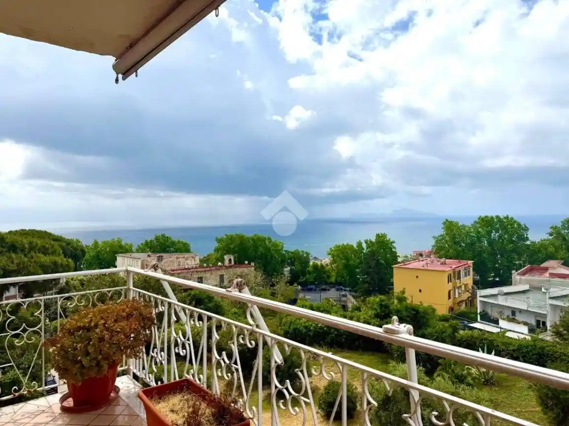 Appartamento in vendita a Napoli