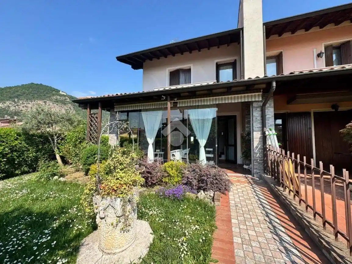 Villetta a schiera in vendita a Provaglio d'Iseo
