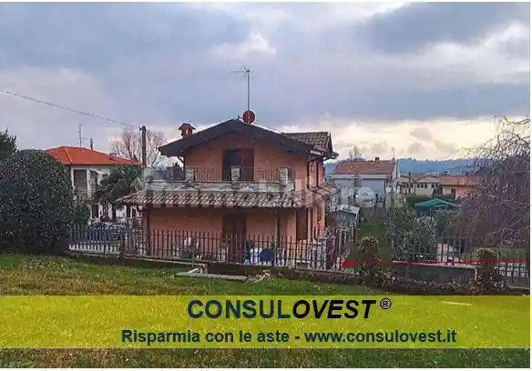 Villetta a schiera in vendita a Erba