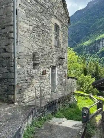 Casa indipendente in vendita a Varzo