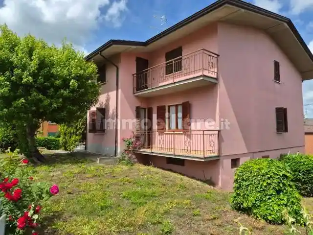 Villa in vendita a Pianello Val Tidone