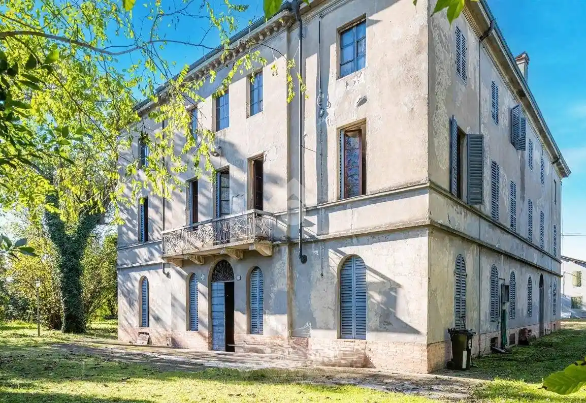 Villa in vendita a Sant'Ilario d'Enza