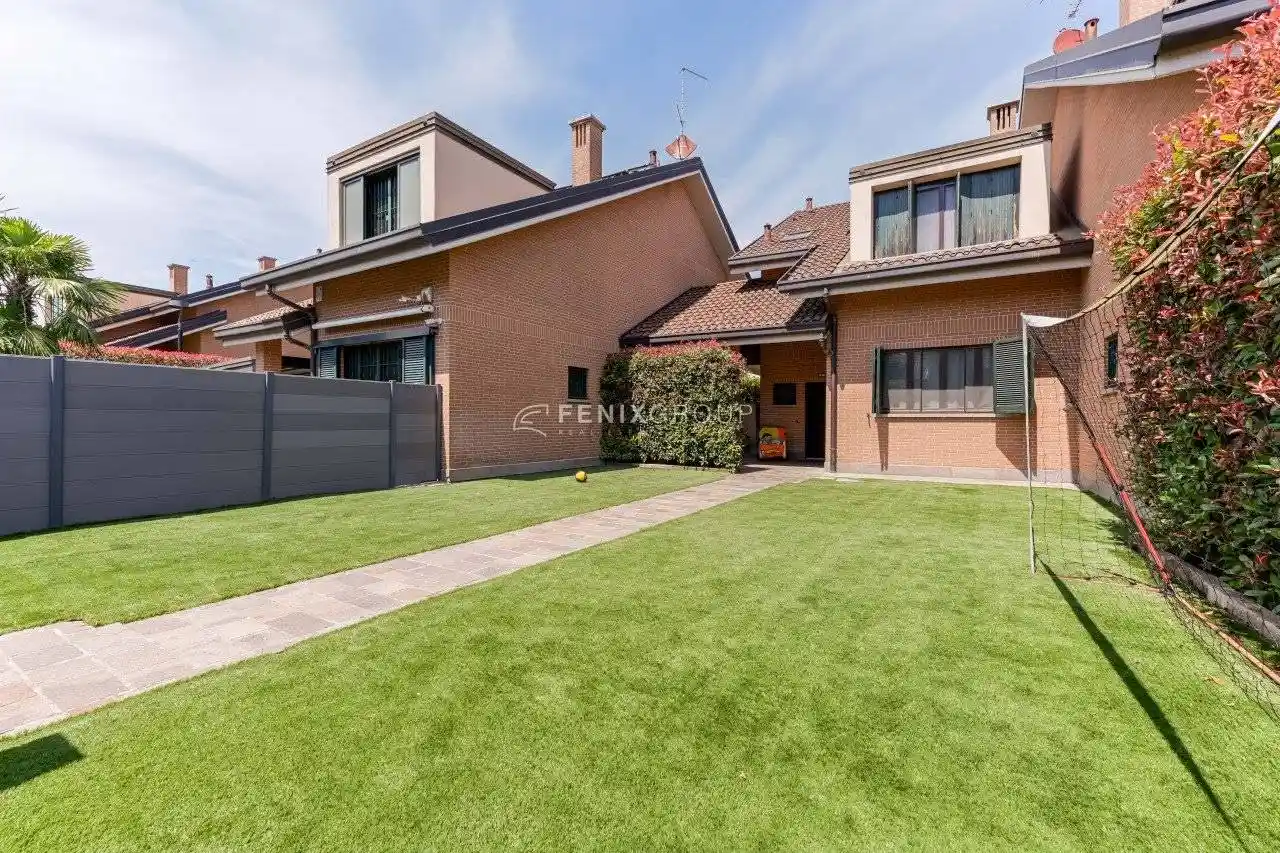 Villa in vendita a Villasanta