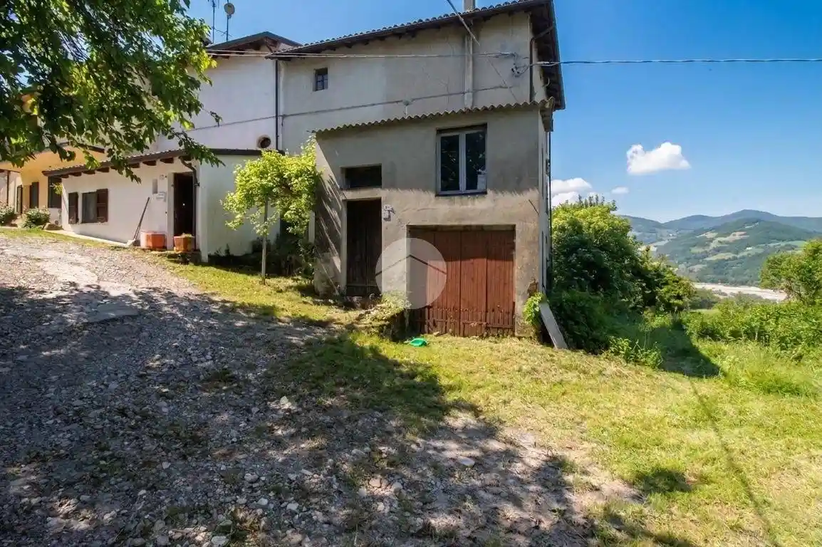 Rustico - Casale in vendita a Lesignano de' Bagni