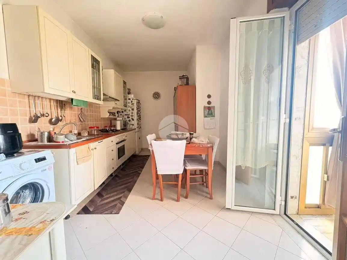 Appartamento in vendita a Napoli