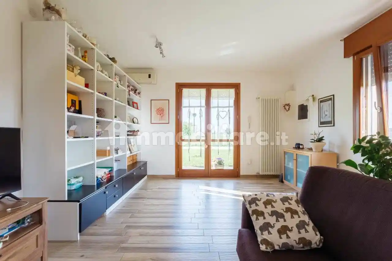 Villa in vendita a Pozzonovo