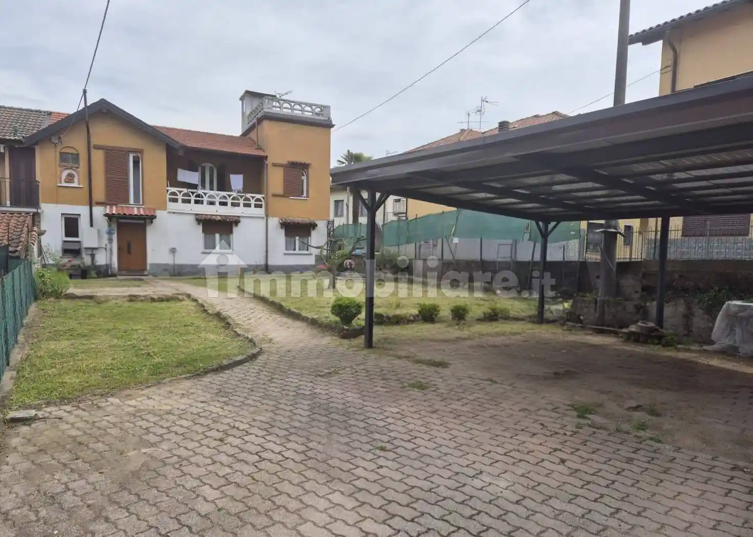 Villa in vendita a Lavena Ponte Tresa