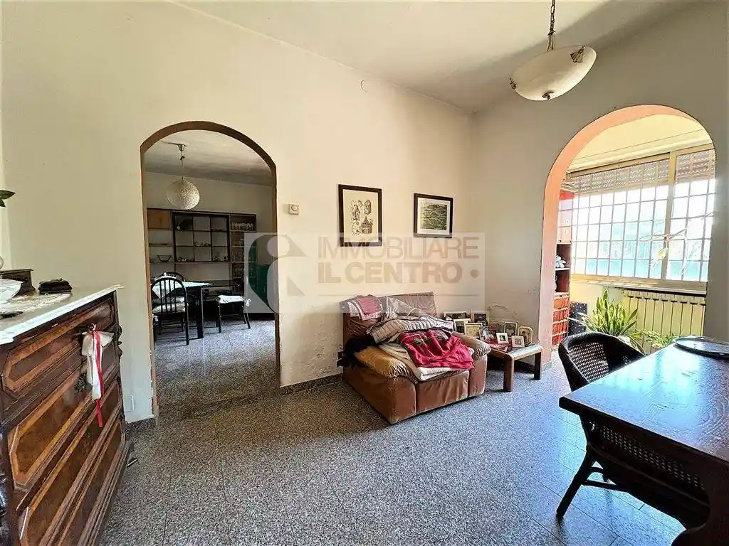 Casa indipendente in vendita a Luni