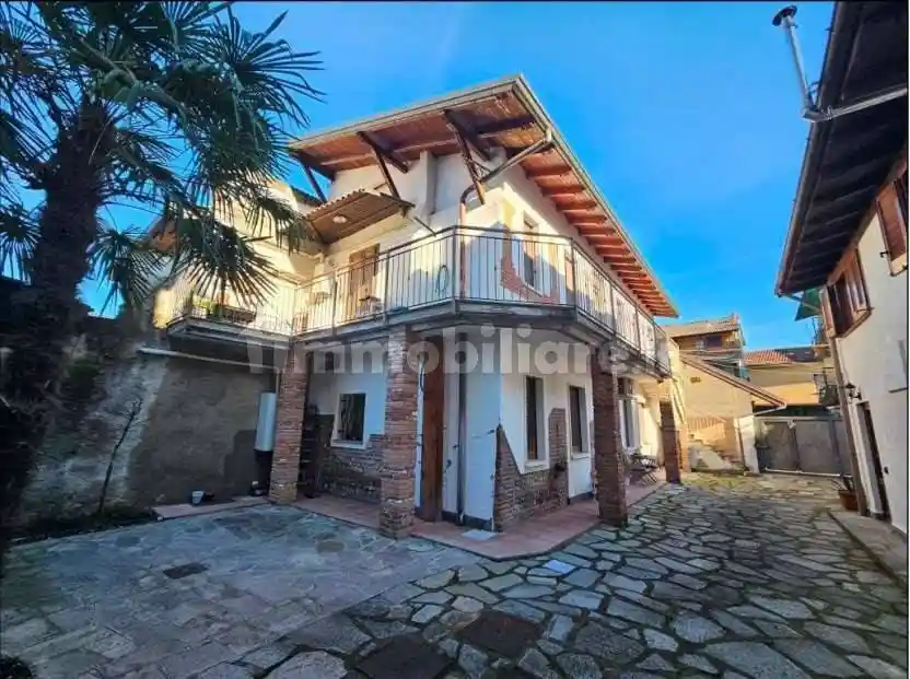 Casa indipendente in vendita a Pogliano Milanese