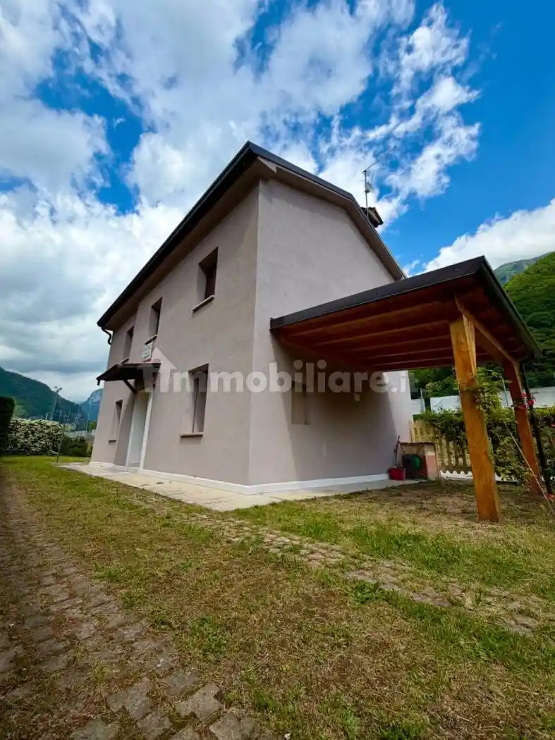 Villa in vendita a Valbrenta
