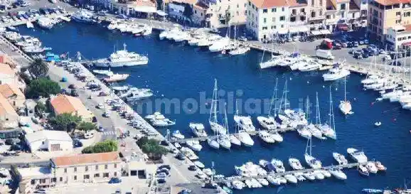 Appartamento in vendita a La Maddalena