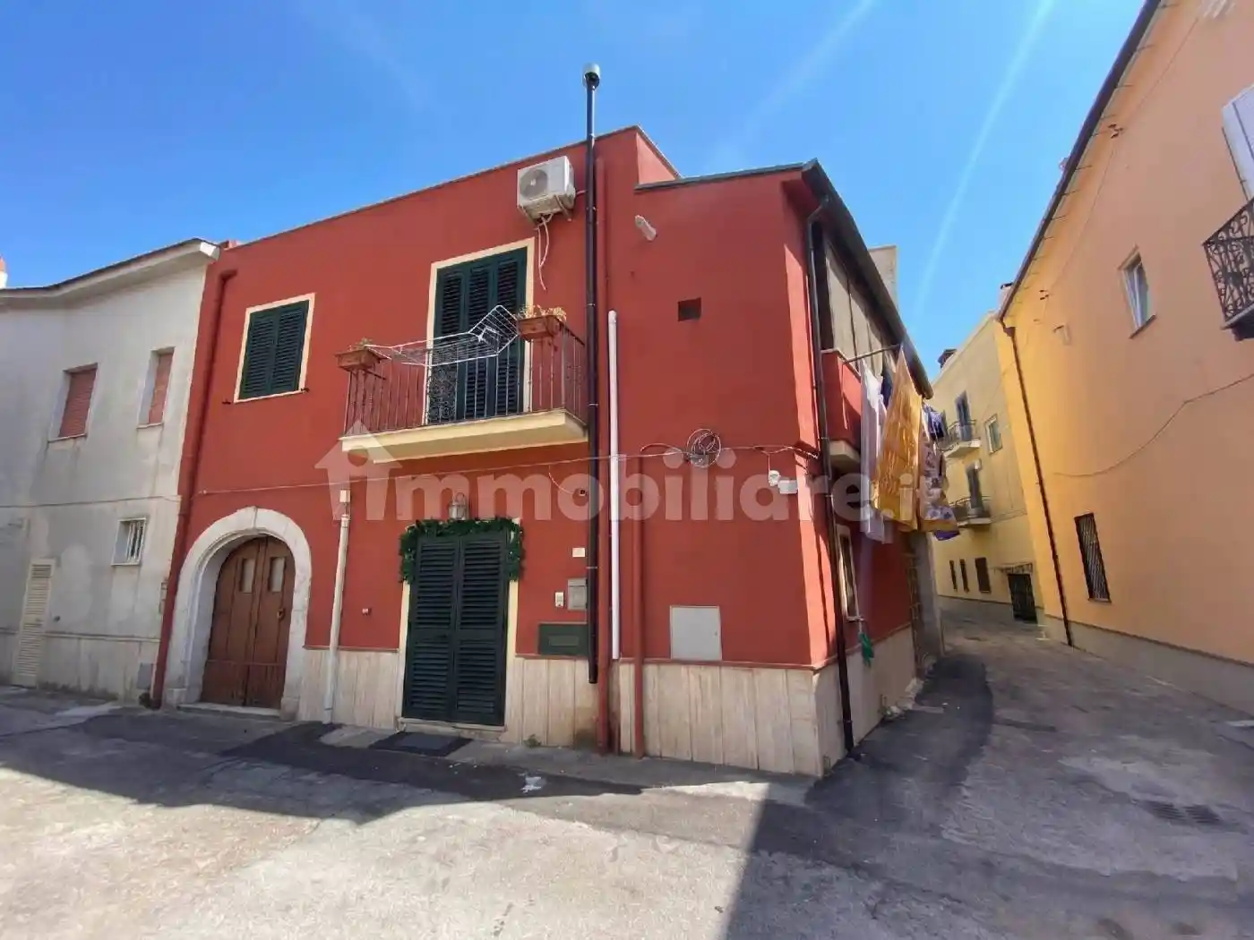 Palazzo - Edificio in vendita a Mondragone