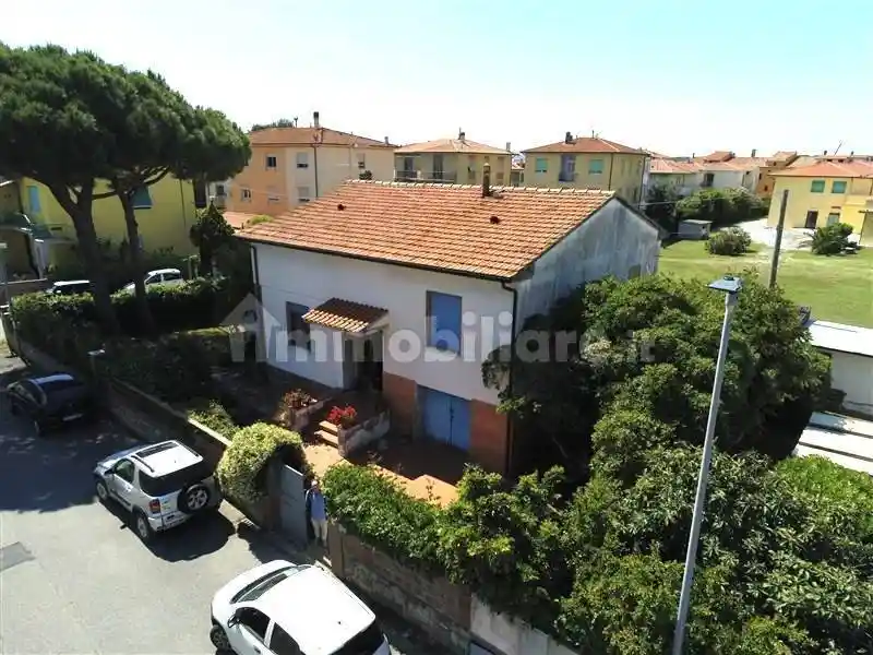 Villa in vendita a Cecina