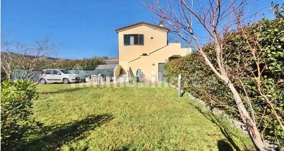 Appartamento in vendita a Sarzana