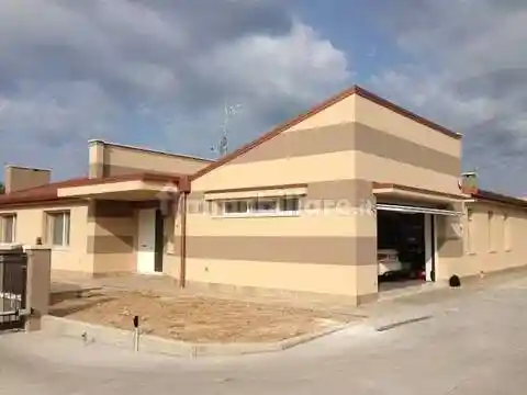 Villa in vendita a Angiari