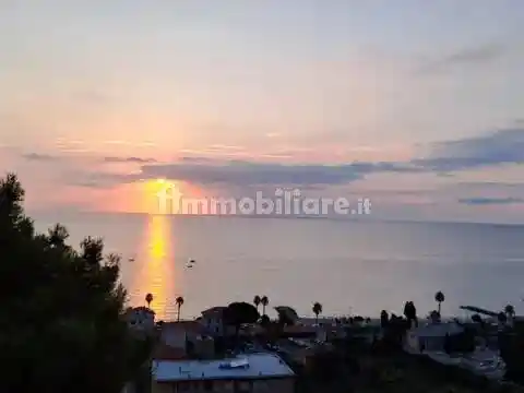 Appartamento in vendita a Laigueglia
