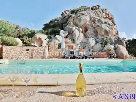 Villa in vendita a Trinità d'Agultu e Vignola