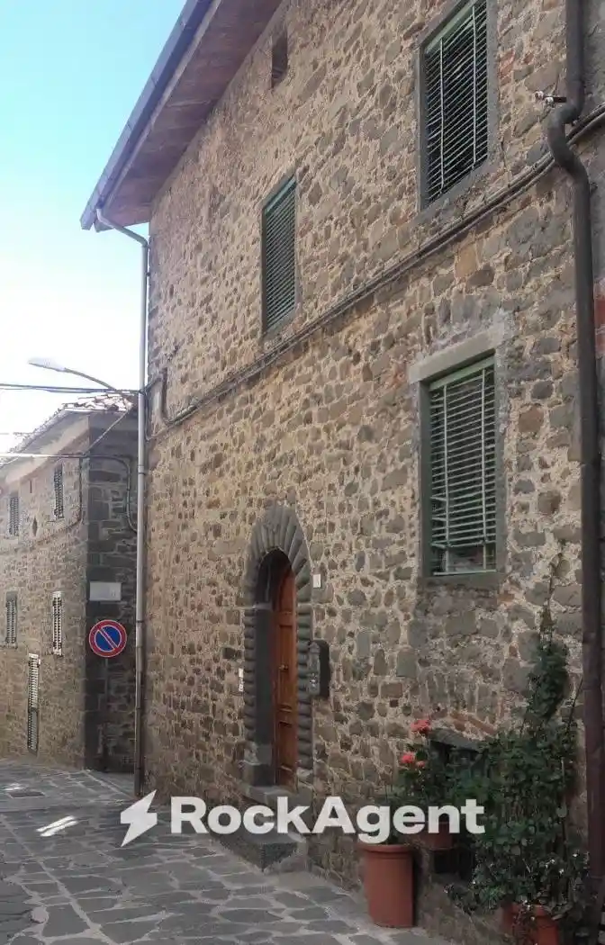 Casa indipendente in vendita a Villa Basilica