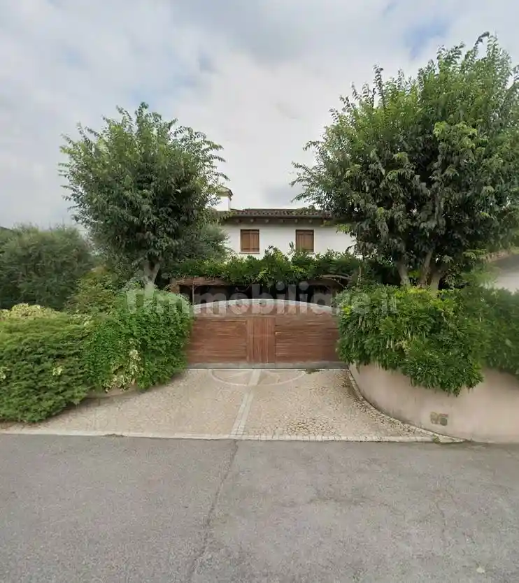 Villa in vendita a Colceresa