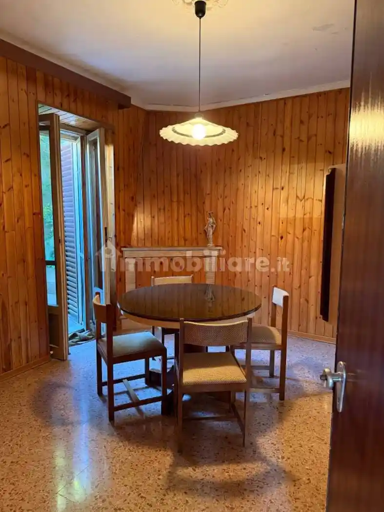 Casa indipendente in affitto a Foligno