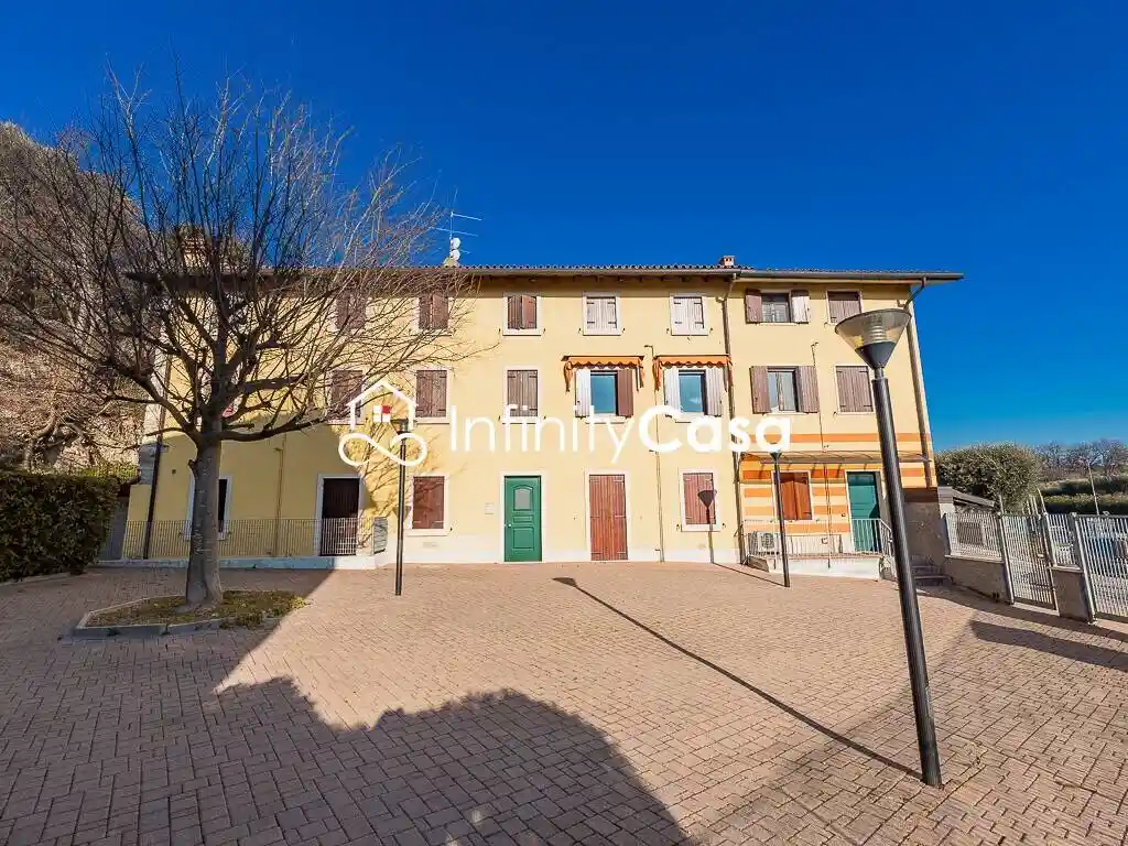 Appartamento in vendita a Pastrengo