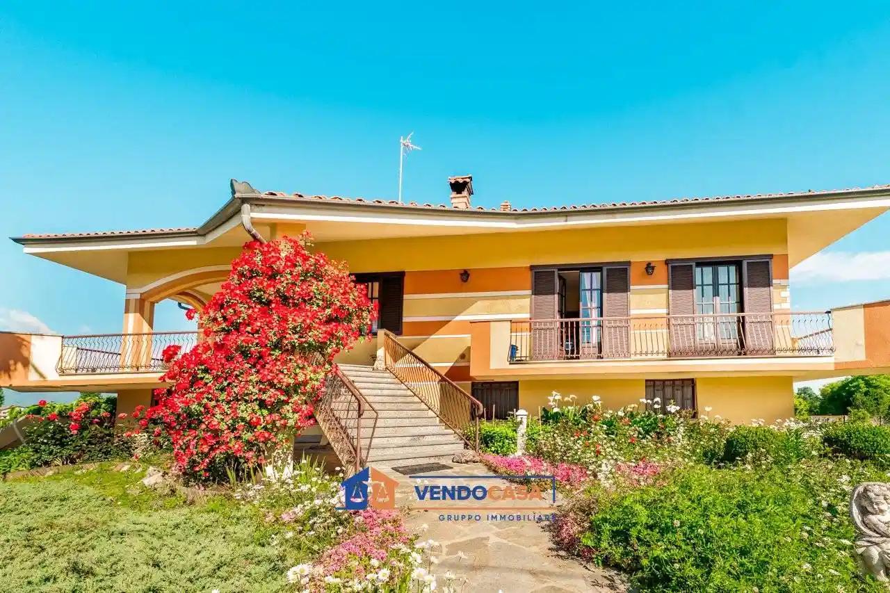 Villa in vendita a Cuneo