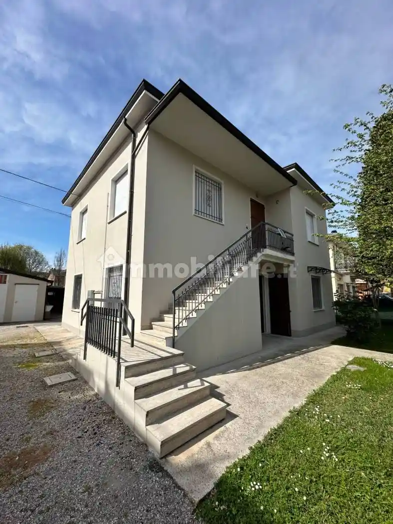 Villa in vendita a San Possidonio