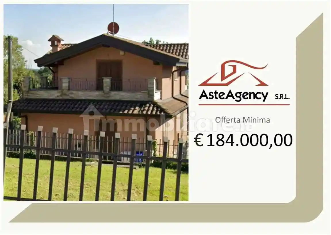 Villa in vendita a Erba