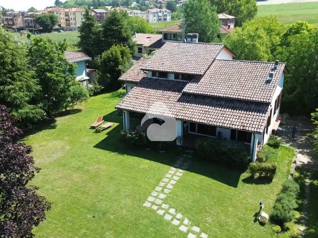 Villa in vendita a Lesignano de' Bagni